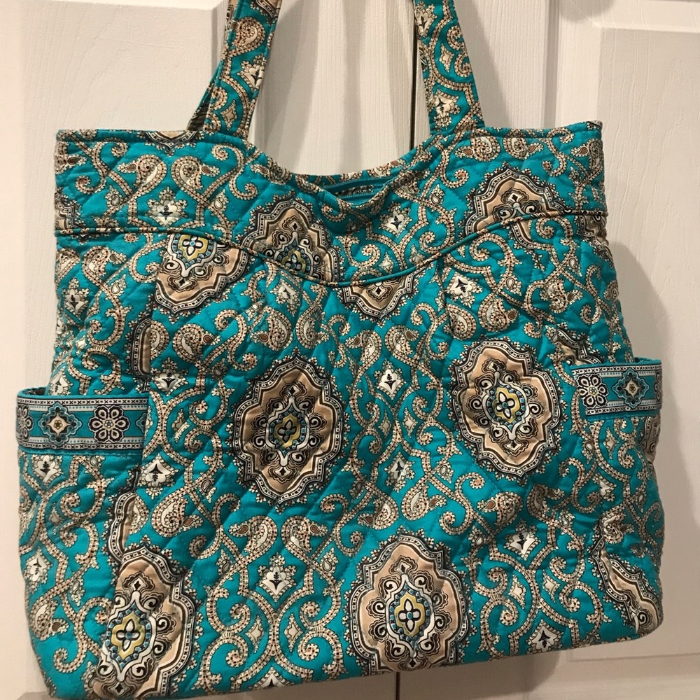 Vera Bradley tote- never been used
